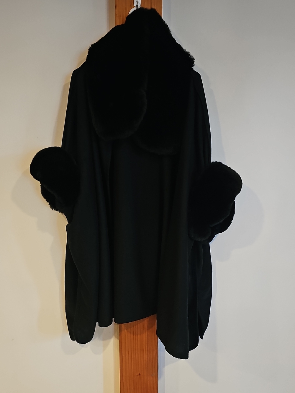 Black Faux-Fur Trim Women's Open Poncho